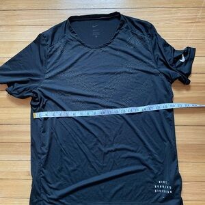 Nike Men's Black Runners Division Shirt